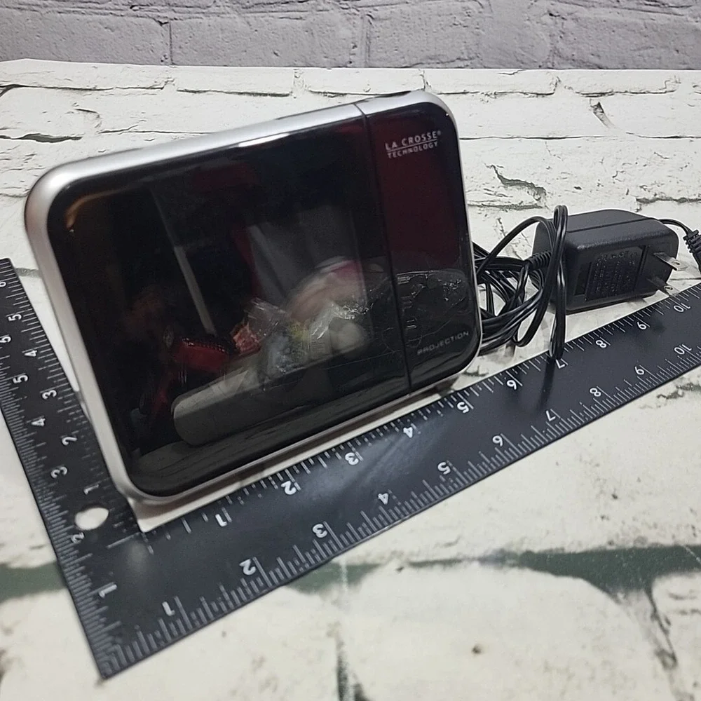 La Crosse Technology Projection Alarm Clock Digital Texted Works